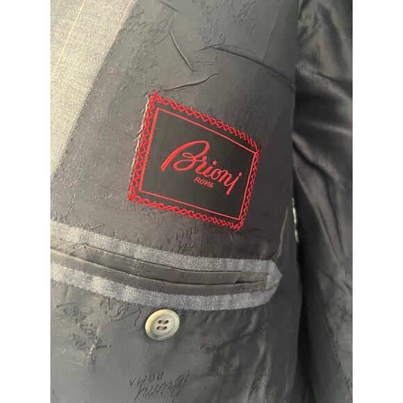 Brioni Pinstripe 2 Piece Wool Suit Charcoal Gray Made in Italy Size 44 38 US - Picture 10 of 12